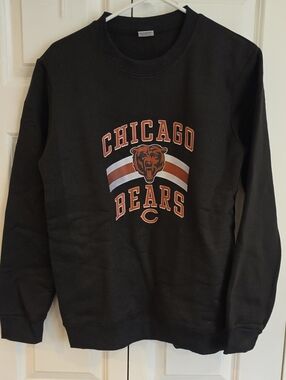 Source Unknown Black Sweatshirt with Orange and White Chicago Bears Graphics